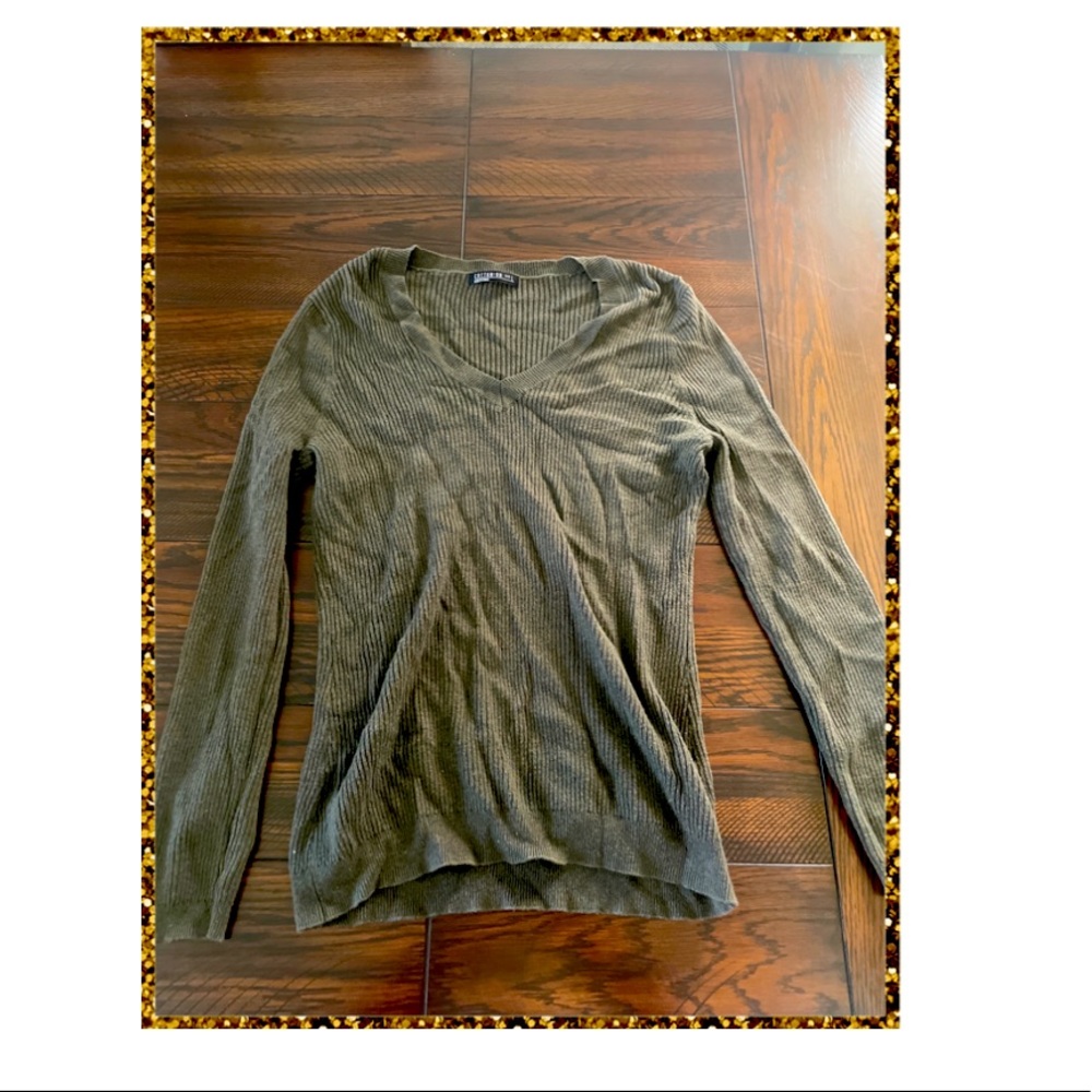 Long sleeve V neck. Mossy green color. Size Large